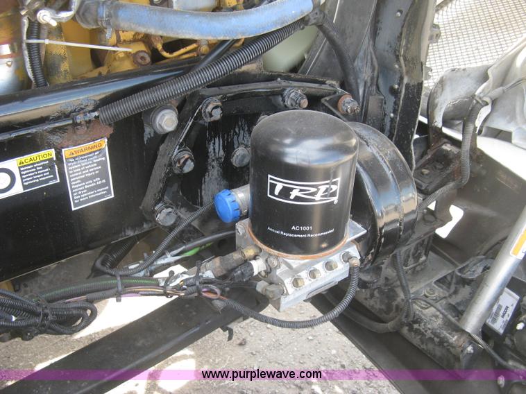 image for item J2766 2008 Kenworth T660 semi truck