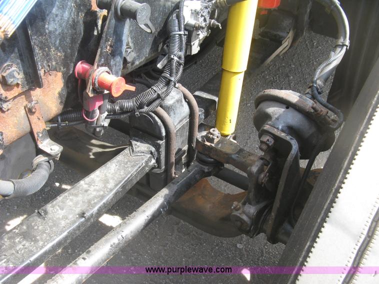 image for item J2766 2008 Kenworth T660 semi truck