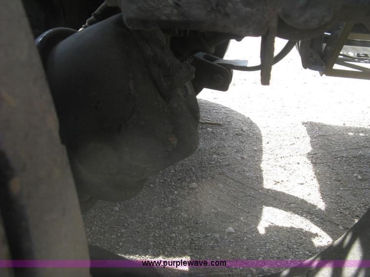 image for item J2766 2008 Kenworth T660 semi truck