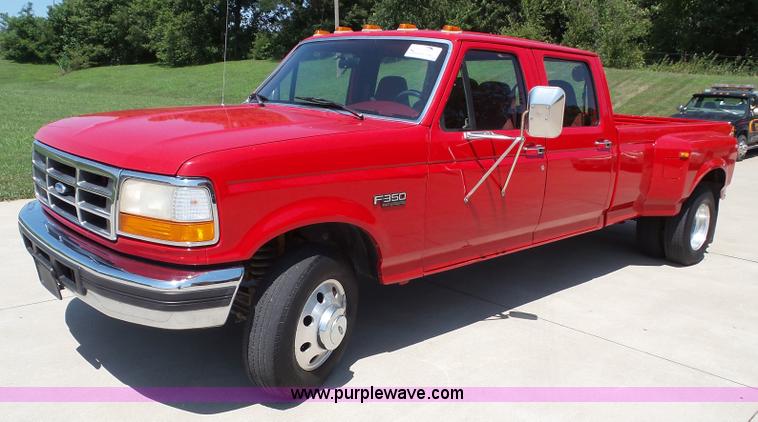 image for item J4031 1996 Ford F350 XLT Crew Cab pickup truck