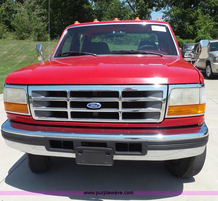 image for item J4031 1996 Ford F350 XLT Crew Cab pickup truck