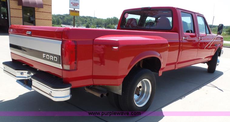 image for item J4031 1996 Ford F350 XLT Crew Cab pickup truck