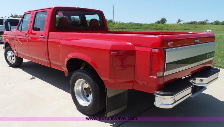 image for item J4031 1996 Ford F350 XLT Crew Cab pickup truck