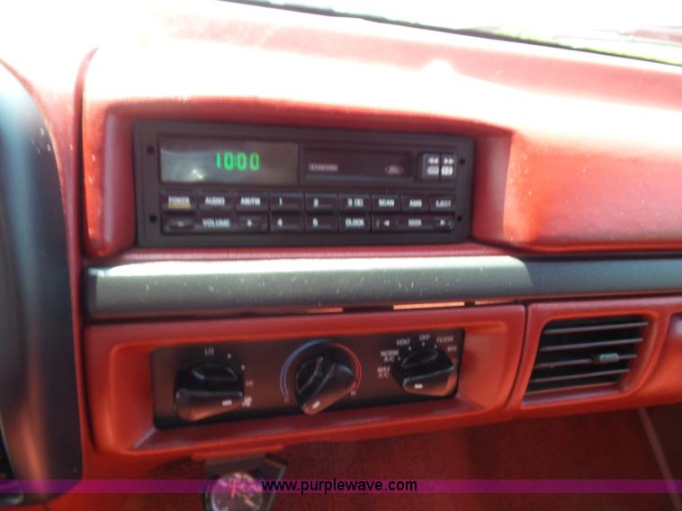 image for item J4031 1996 Ford F350 XLT Crew Cab pickup truck