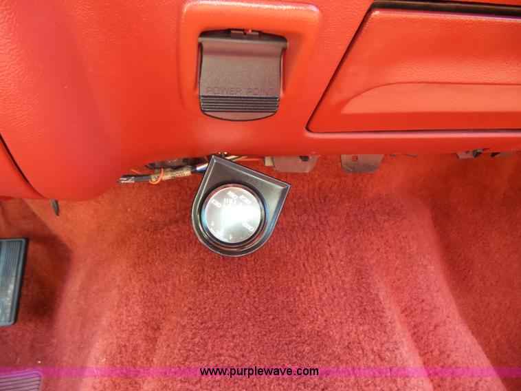 image for item J4031 1996 Ford F350 XLT Crew Cab pickup truck