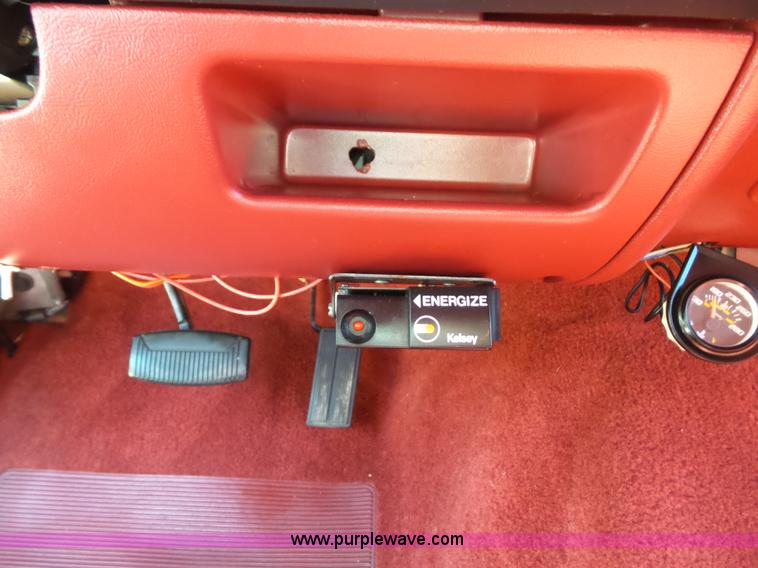 image for item J4031 1996 Ford F350 XLT Crew Cab pickup truck