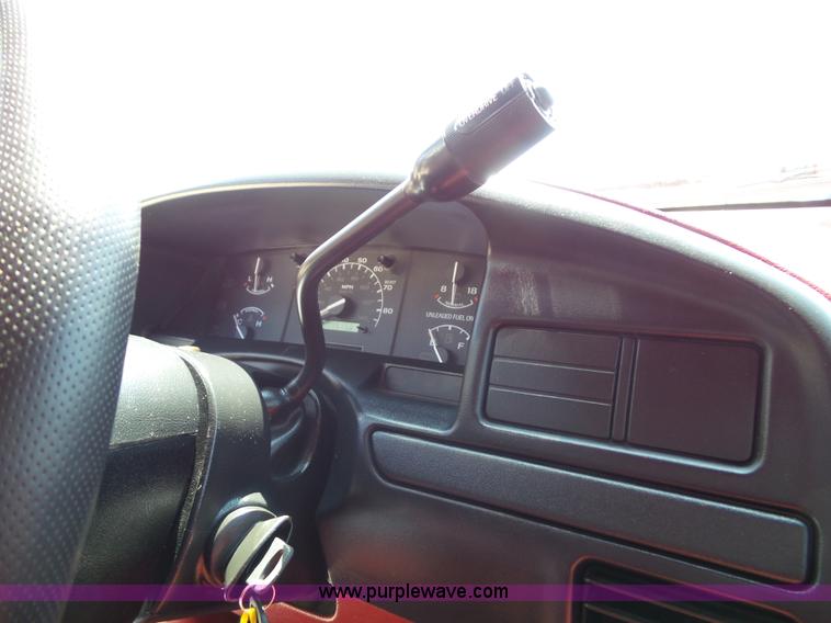 image for item J4031 1996 Ford F350 XLT Crew Cab pickup truck