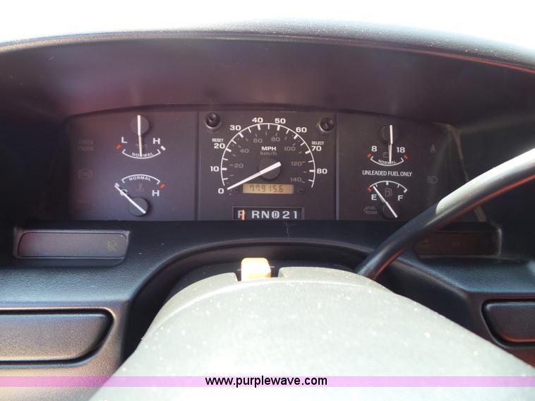 image for item J4031 1996 Ford F350 XLT Crew Cab pickup truck