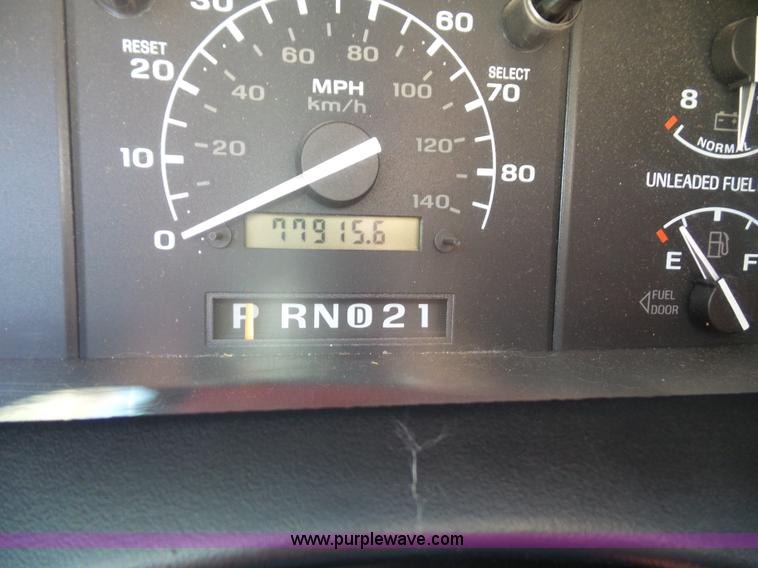 image for item J4031 1996 Ford F350 XLT Crew Cab pickup truck