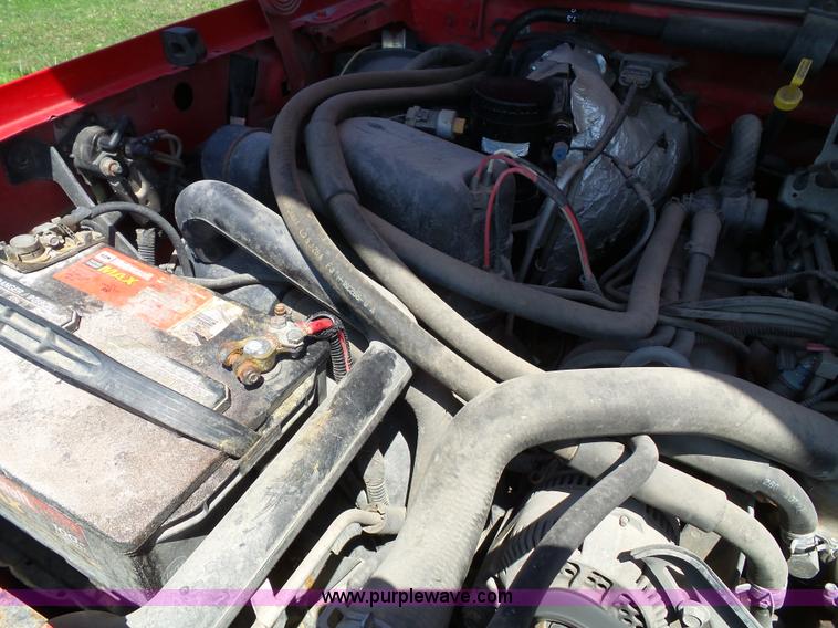 image for item J4031 1996 Ford F350 XLT Crew Cab pickup truck