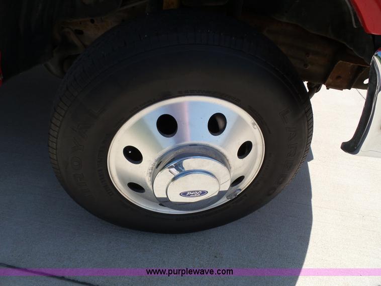 image for item J4031 1996 Ford F350 XLT Crew Cab pickup truck