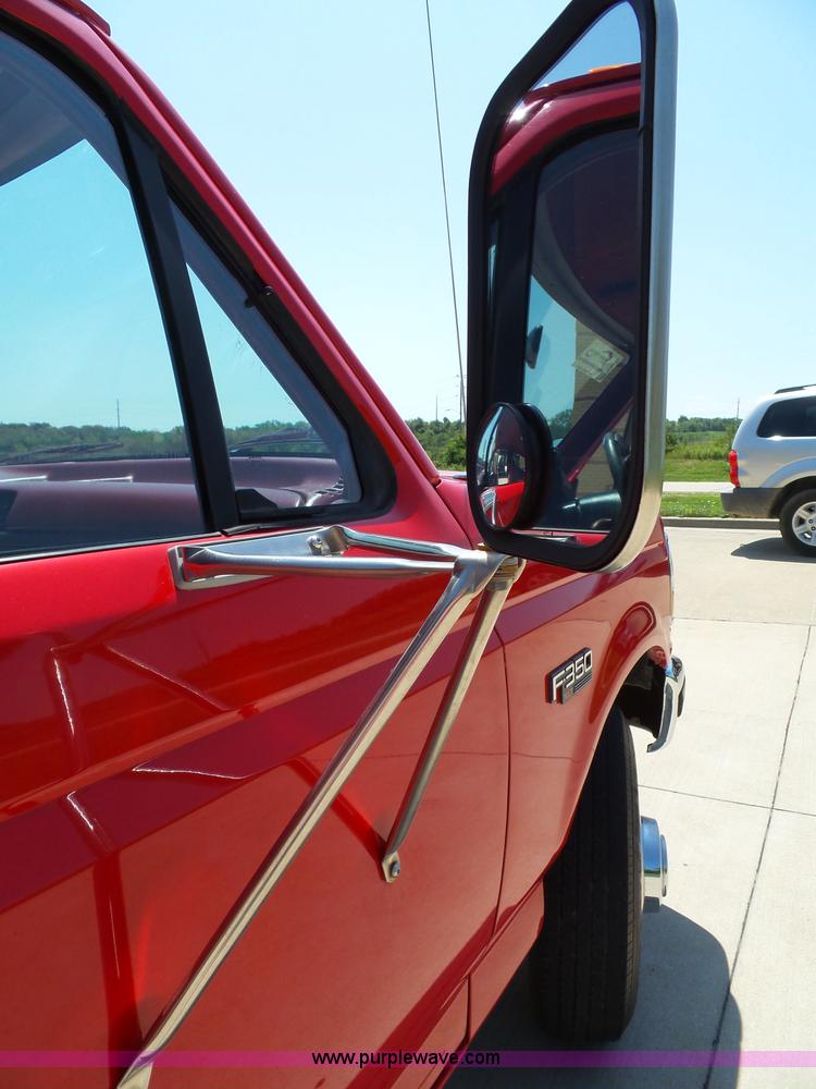 image for item J4031 1996 Ford F350 XLT Crew Cab pickup truck