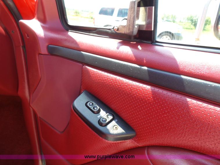 image for item J4031 1996 Ford F350 XLT Crew Cab pickup truck