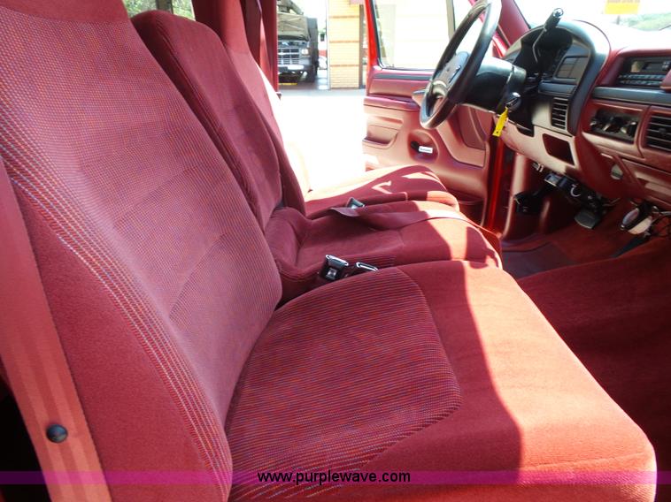 image for item J4031 1996 Ford F350 XLT Crew Cab pickup truck