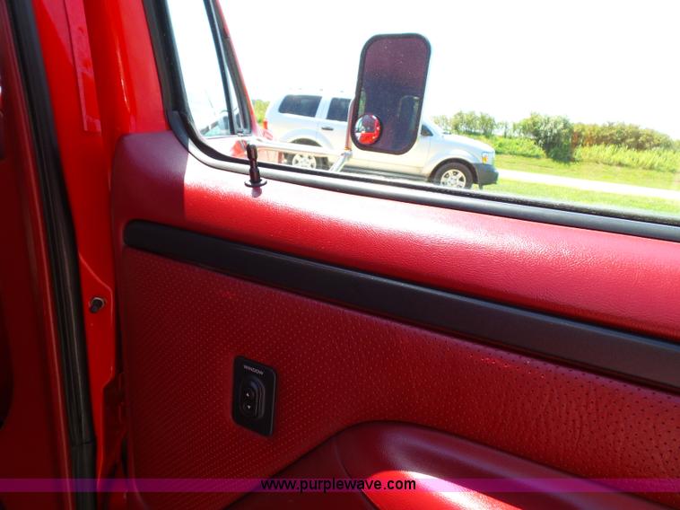 image for item J4031 1996 Ford F350 XLT Crew Cab pickup truck