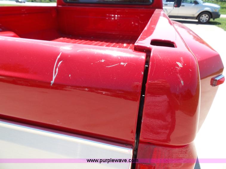 image for item J4031 1996 Ford F350 XLT Crew Cab pickup truck