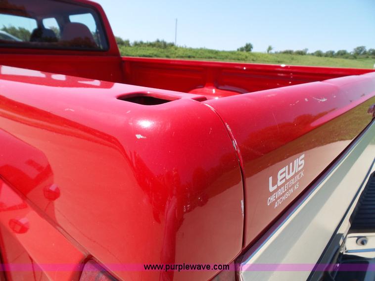 image for item J4031 1996 Ford F350 XLT Crew Cab pickup truck