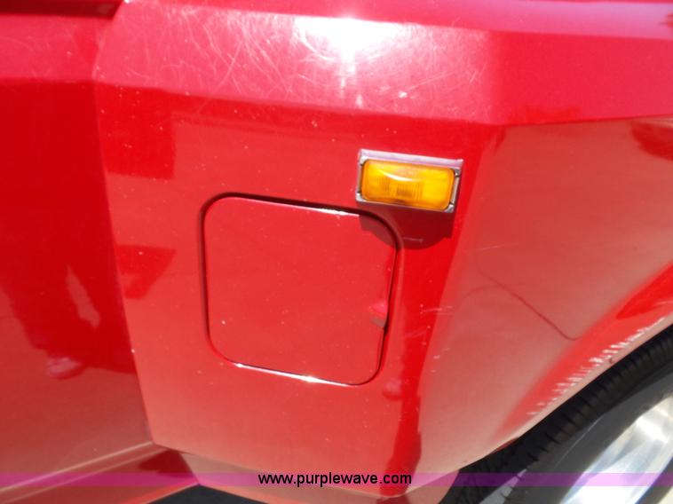 image for item J4031 1996 Ford F350 XLT Crew Cab pickup truck