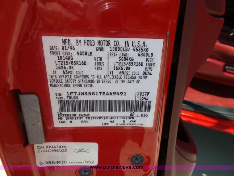 image for item J4031 1996 Ford F350 XLT Crew Cab pickup truck