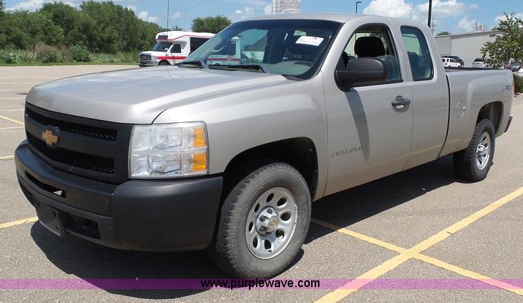 image for item J4826 2009 Chevrolet Silverado 1500 Ext. Cab pickup truck
