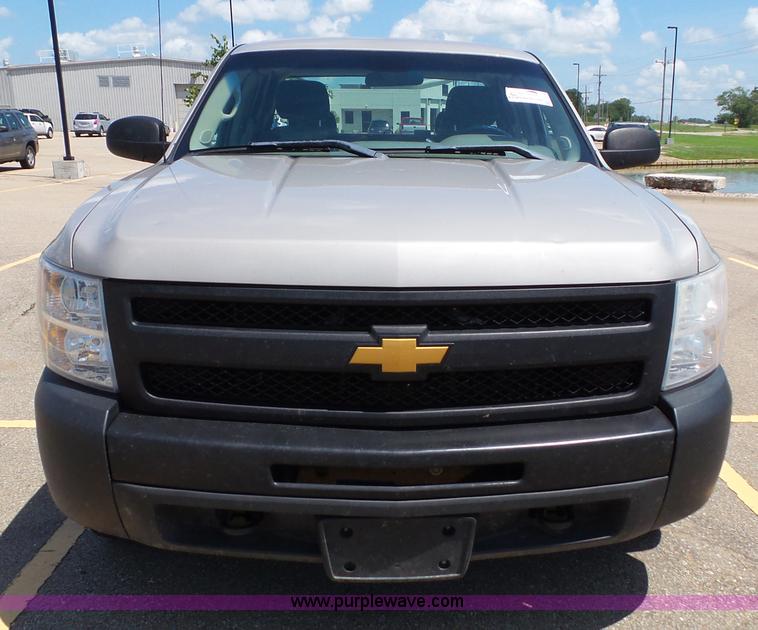 image for item J4826 2009 Chevrolet Silverado 1500 Ext. Cab pickup truck