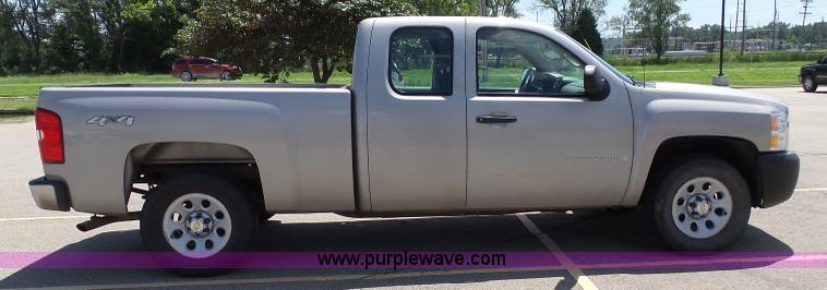 image for item J4826 2009 Chevrolet Silverado 1500 Ext. Cab pickup truck