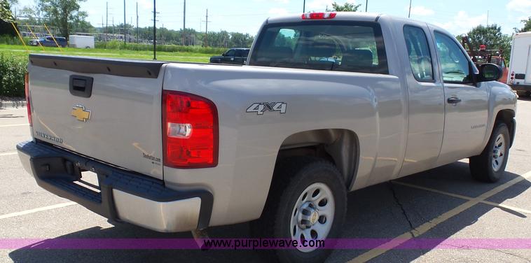 image for item J4826 2009 Chevrolet Silverado 1500 Ext. Cab pickup truck