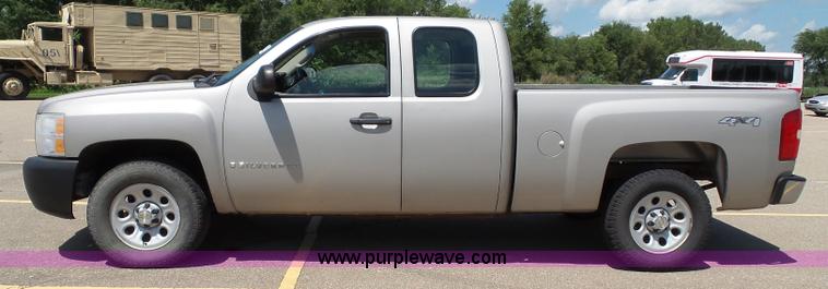 image for item J4826 2009 Chevrolet Silverado 1500 Ext. Cab pickup truck