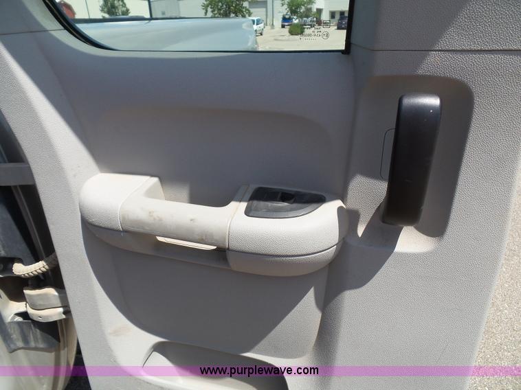 image for item J4826 2009 Chevrolet Silverado 1500 Ext. Cab pickup truck