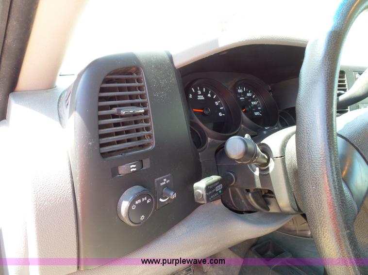 image for item J4826 2009 Chevrolet Silverado 1500 Ext. Cab pickup truck