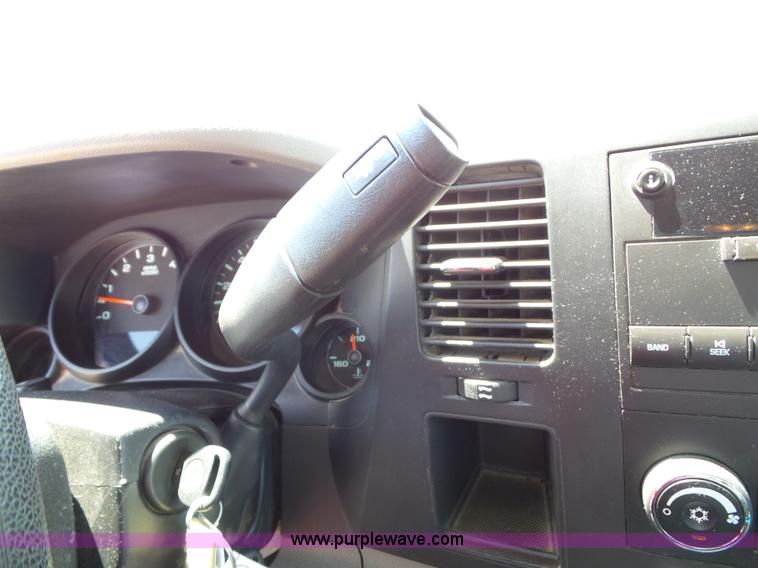 image for item J4826 2009 Chevrolet Silverado 1500 Ext. Cab pickup truck