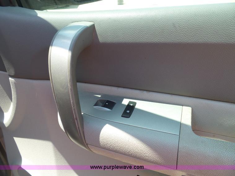 image for item J4826 2009 Chevrolet Silverado 1500 Ext. Cab pickup truck