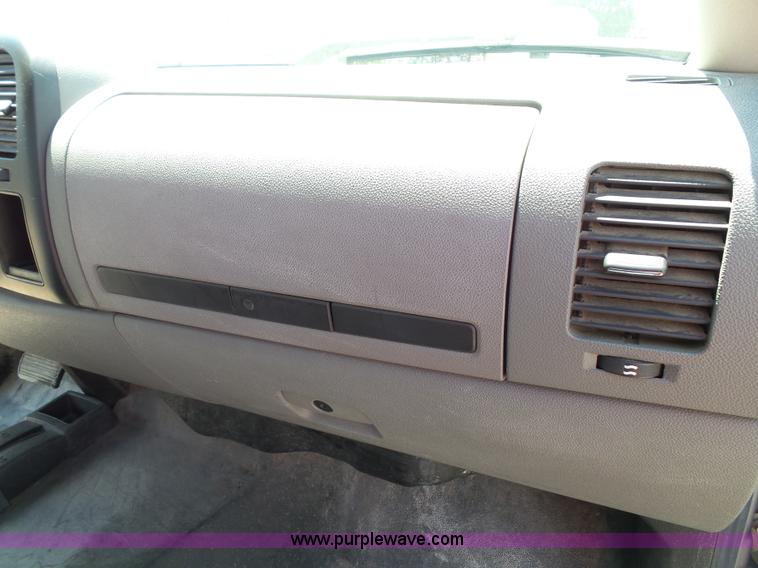 image for item J4826 2009 Chevrolet Silverado 1500 Ext. Cab pickup truck