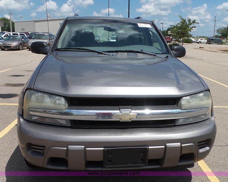 image for item J4827 2005 Chevrolet TrailBlazer LS SUV