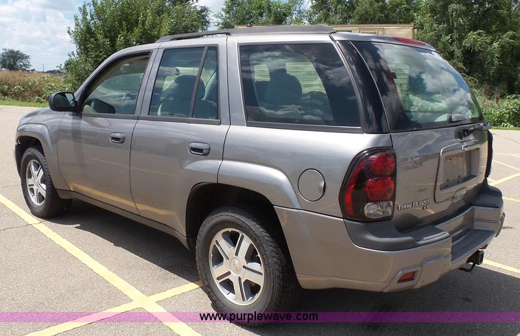 image for item J4827 2005 Chevrolet TrailBlazer LS SUV