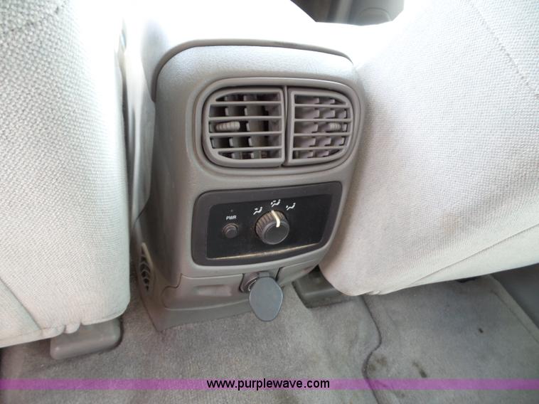 image for item J4827 2005 Chevrolet TrailBlazer LS SUV