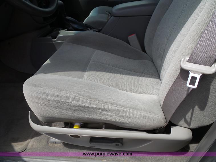 image for item J4827 2005 Chevrolet TrailBlazer LS SUV