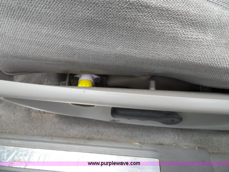 image for item J4827 2005 Chevrolet TrailBlazer LS SUV