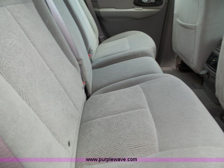 image for item J4827 2005 Chevrolet TrailBlazer LS SUV