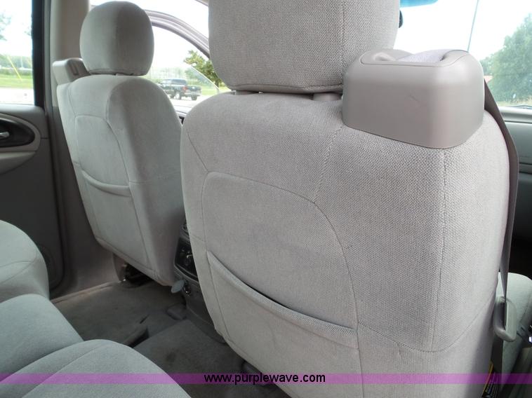 image for item J4827 2005 Chevrolet TrailBlazer LS SUV