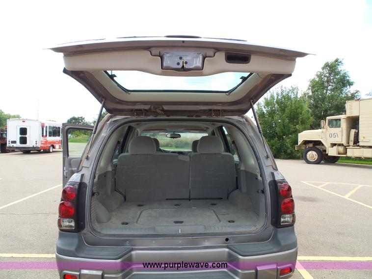 image for item J4827 2005 Chevrolet TrailBlazer LS SUV