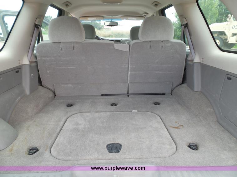 image for item J4827 2005 Chevrolet TrailBlazer LS SUV