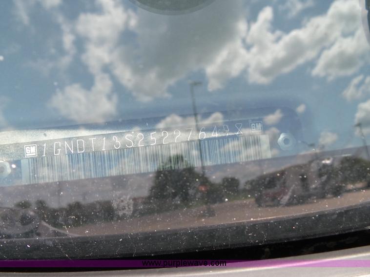 image for item J4827 2005 Chevrolet TrailBlazer LS SUV