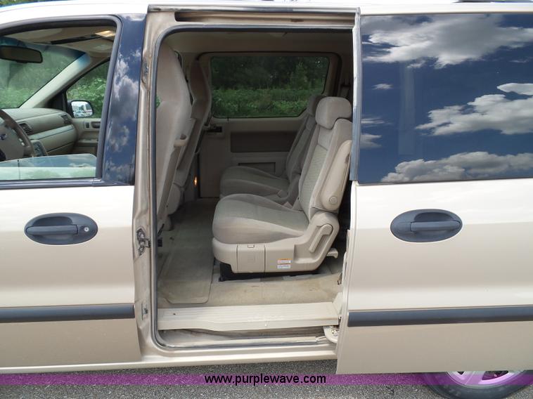 image for item J4829 2007 Ford Freestar van