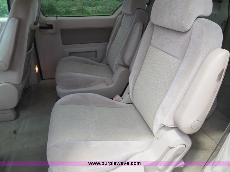 image for item J4829 2007 Ford Freestar van