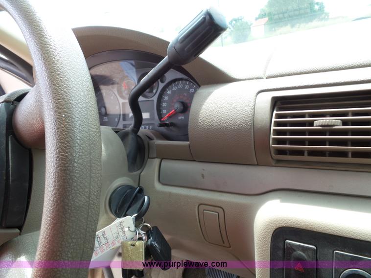 image for item J4829 2007 Ford Freestar van