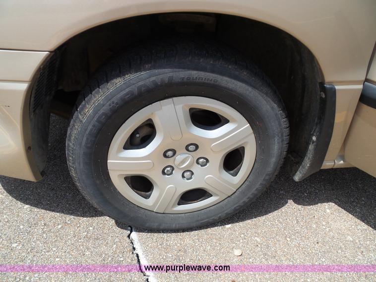 image for item J4829 2007 Ford Freestar van