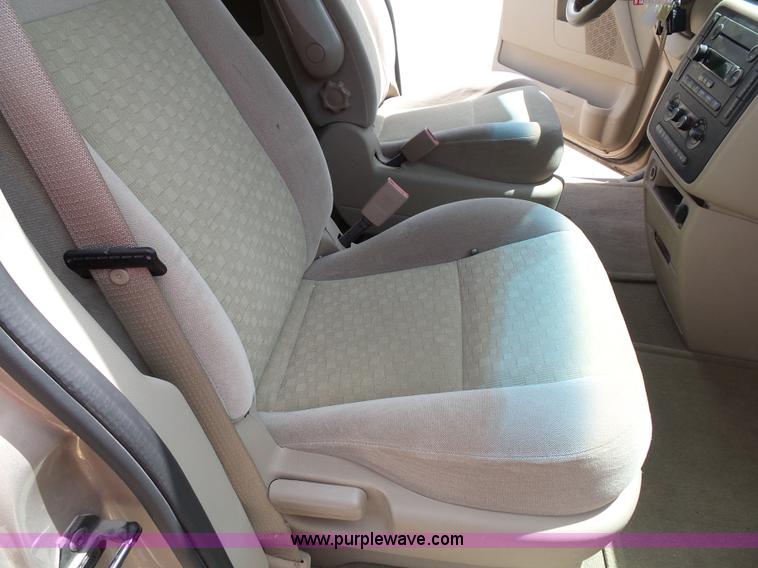 image for item J4829 2007 Ford Freestar van