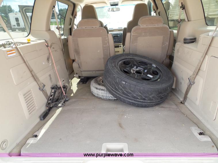 image for item J4829 2007 Ford Freestar van