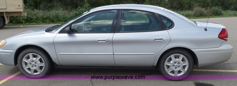 image for item J4831 2006 Ford Taurus SE